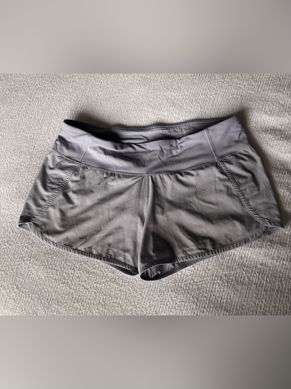 Lululemon speed up 4” shorts